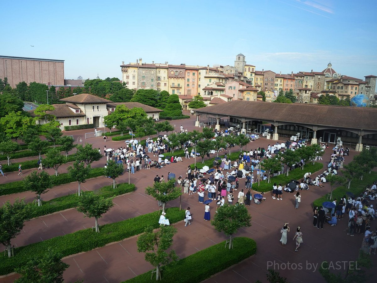 ディズニーシーエントランス開園待ちの様子