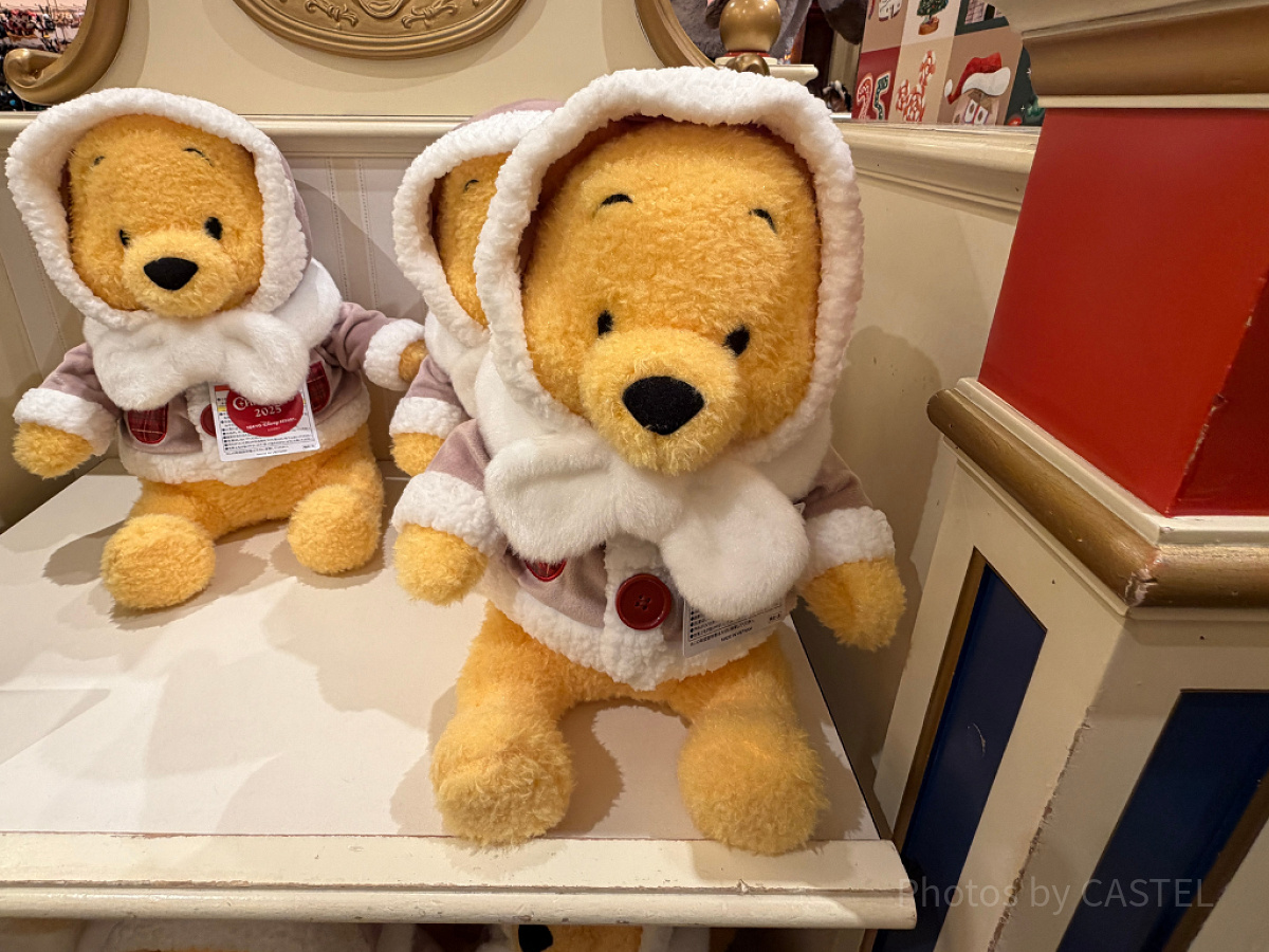 プーさん　ぬいぐるみ　クリスマス　ディズニー　2025 くまのプー　新品　タグ付 プーさんぬいぐるみ(クリスマスグッズ2025)| キャステル | CASTEL