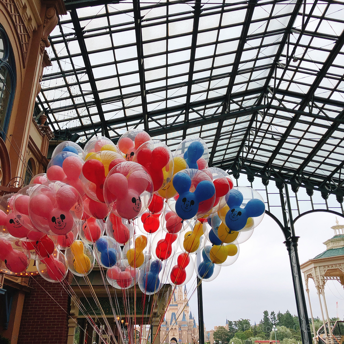 開園当時のバルーンが復刻したワールドバザール| キャステル | CASTEL