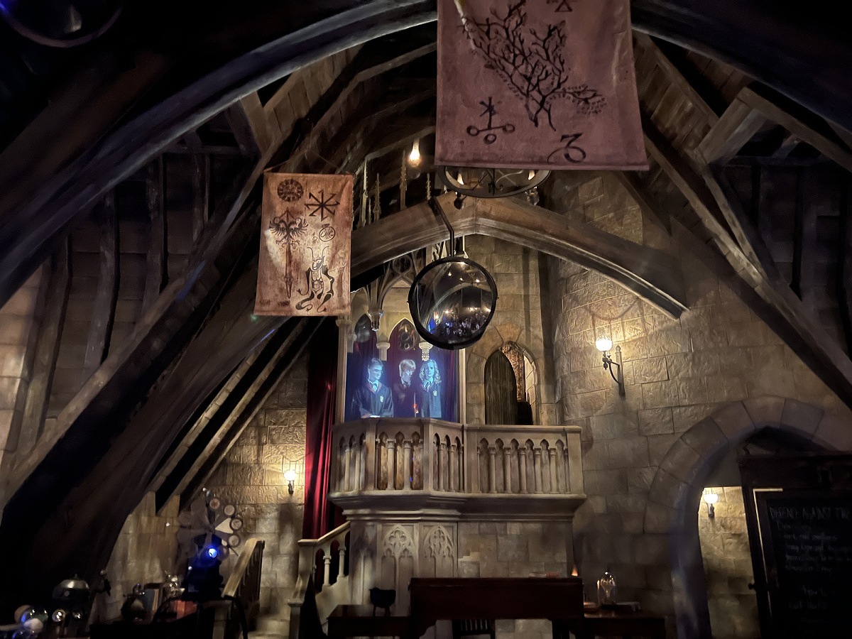 ホグワーツ・キャッスルウォーク キャステル CASTEL ディズニー情報