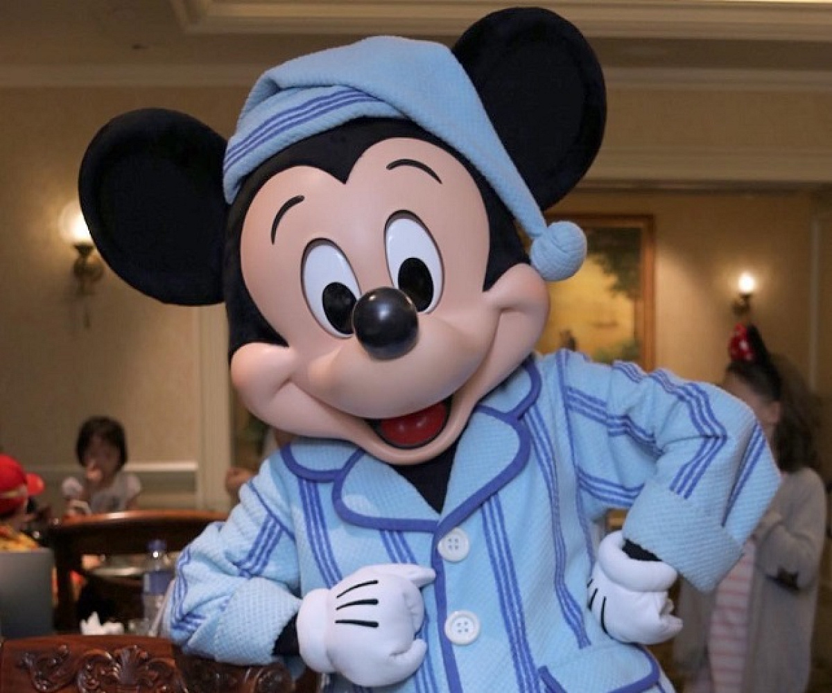パジャマ姿のミッキー キャステル Castel ディズニー情報