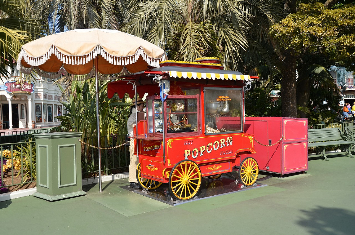 ザ ガゼーボ横 ポップコーンワゴン キャステル Castel ディズニー情報 ザ ガゼーボ横 ポップコーンワゴン キャステル Castel ディズニー情報
