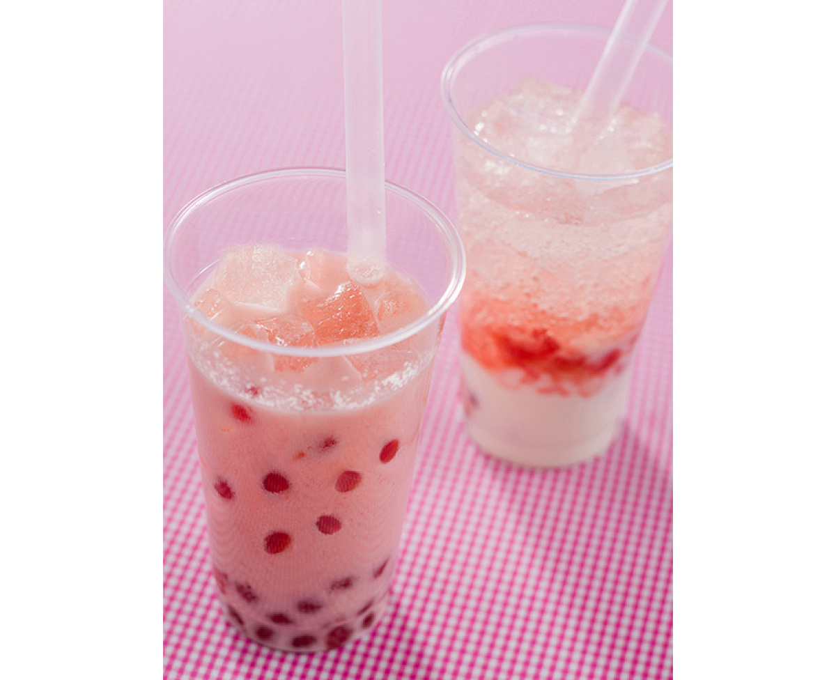 スパークリングタピオカドリンク ストロベリーヨーグルト キャステル Castel ディズニー情報