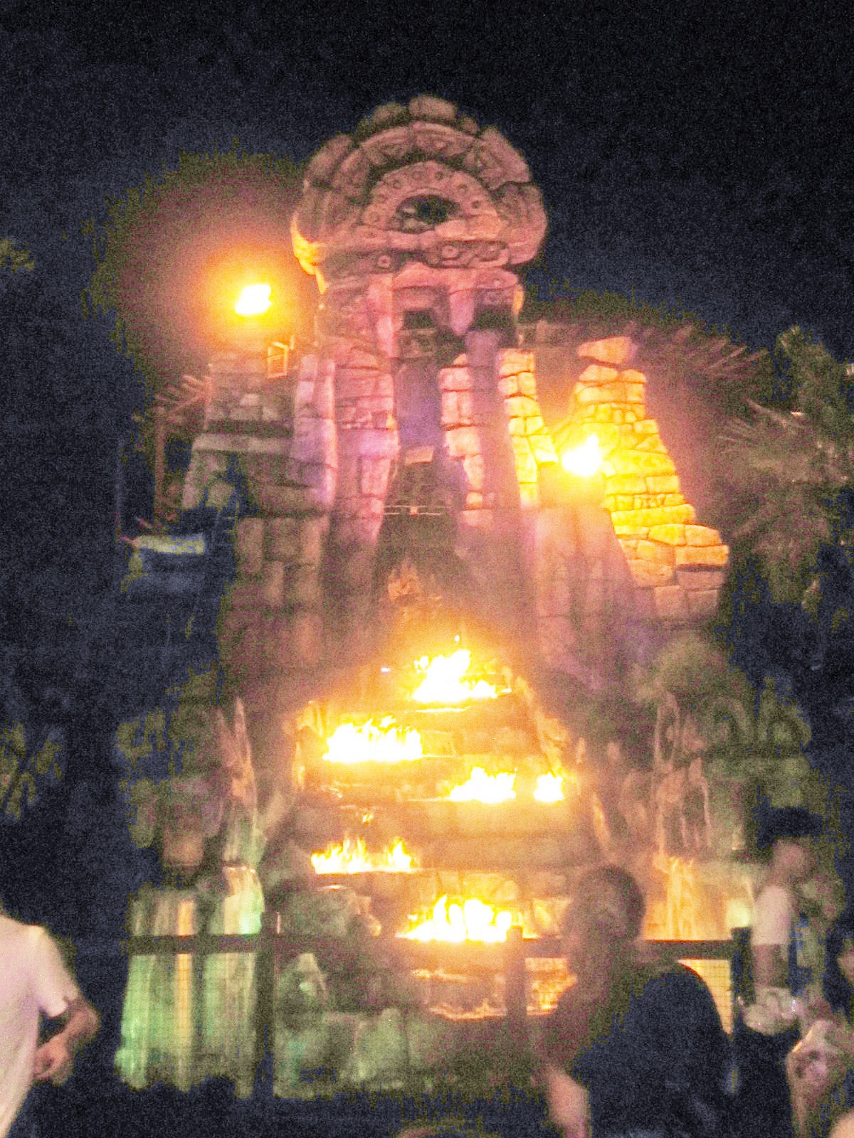 レイジングスピリッツのストーリー キャステル CASTEL ディズニー情報