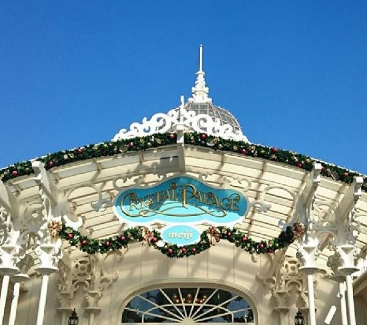 クリスタルパレス・レストランとは？ キャステル CASTEL ディズニー情報