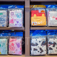 ディズニーフード付きタオル7選！日焼け止めなどの日焼け対策グッズも！