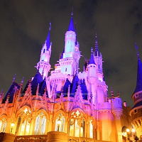 【2026春】ディズニーコーデ20選!3月・4月・5月の服装のポイント&持ち物!カップルや友達とおそろいで