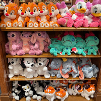 【2026】ディズニーランドのぬいぐるみ一覧！100種類以上が発売中！値段＆ショップも
