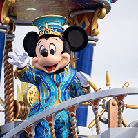 【完全版】ミッキー「誕生日」のイベント・混雑・お祝い方法!プレゼントはOK?年齢は何歳?