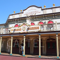 ディズニーランドのショーレストラン「ザ・ダイヤモンドホースシュー」時間・予約方法・座席情報