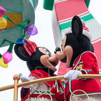 ディズニー冬の持ち物リスト！必需品＆バッグ・服装のポイントまとめ！カイロやブランケット、マフラーなど！