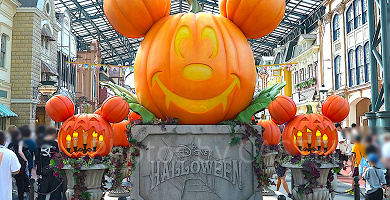 【2026】ディズニーハロウィンのショーパレード&お土産グッズ情報！ヴィランズパレード再演&リメンバーミーの「ラソス・デ・ラ・ファミリア」パワーアップ