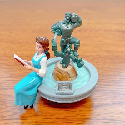 ディズニー】パークの噴水がフィギュアになった！？新発売の