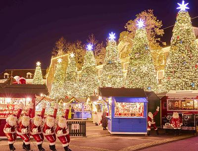 広場にはクリスマスマーケットが出現/ハウステンボスのイルミネーション2022