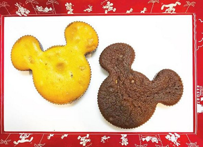 バナナ&クルミマフィン(左)・ダブルチョコレートマフィン(右)