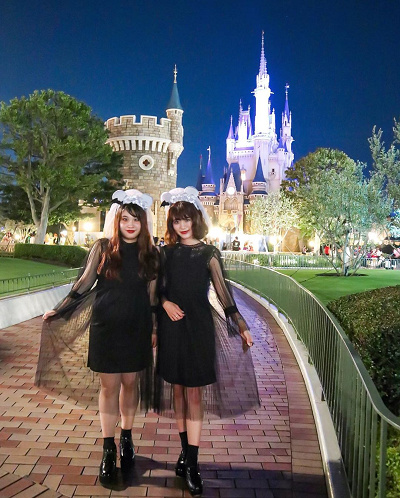 ディズニーブラックコーデ20選！ミッキー＆ミニーなど黒メインの服装