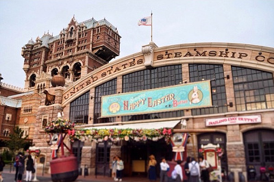 このセイリングデイ・ブッフェというレストランの向かえをチェック！