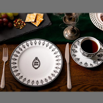 カップ&ソーサーとプレート(ホーンテッドマンショングッズ)