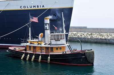 ディズニークイズ:S.S.コロンビア号の脇にあるこの小船の名前は?