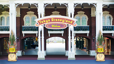 ディズニーランドのお正月イベントのデコレーション