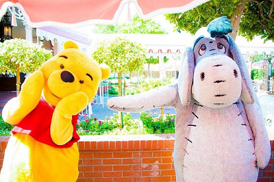 くまのプーさんの仲間のロバ「イーヨー」性格やディズニーで会える場所