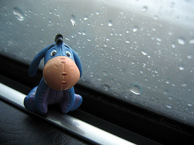 なぜかくもりや雨が似合うイーヨー