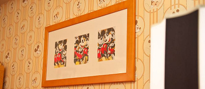 ミッキーデザインの壁