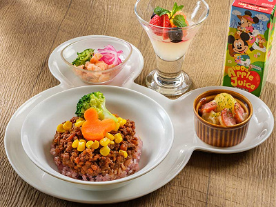 「ミッキーのレインボー・ルアウ」お子様メニュー　小人（幼児・小学生）：4～11才 「ミッキーのレインボー・ルアウ」