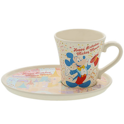 Disney - ミッキー　BIRTHDAY MICKEY 2023 菓子　マグカップ　ディズニー ドレスアップしたミッキーのお誕生日グッズが登場！ ぬいぐるみ