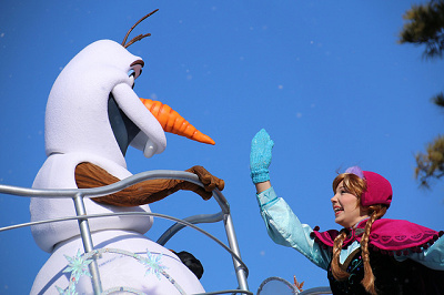 エルサの魔法で誕生したオラフ