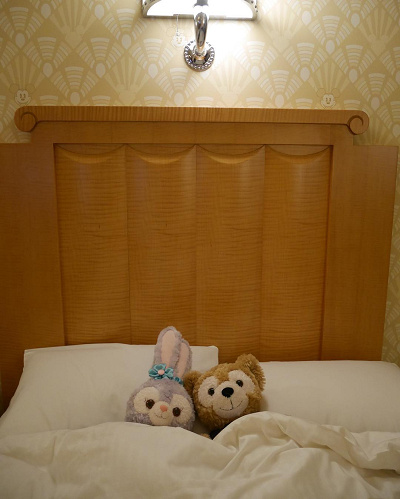 ベッドガードを付けてママと添い寝