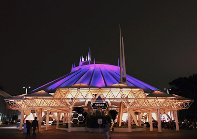 夜のスペース・マウンテン