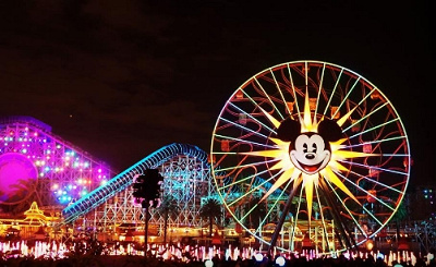 夜景もとっても綺麗!ワールドオブカラーの噴水ショーも必見