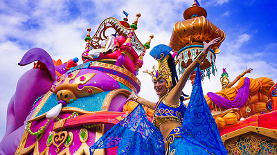 パレードやショー、アトラクションやレストランにも外国人キャストがたくさん