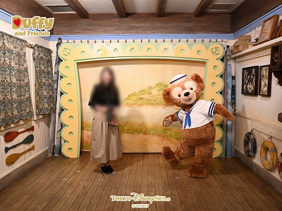 グリーティングではダッフィーと写真撮影ができる