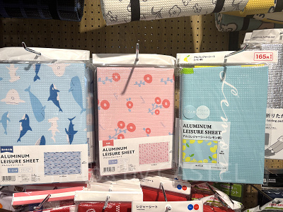 100均レジャーシート