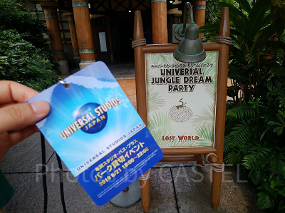 2019年のUSJパークイベントのクレデンシャルとパーティー会場の看板