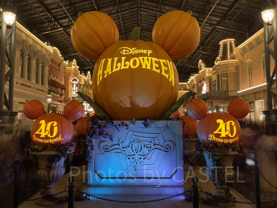 2023年のディズニーランドのハロウィンデコレーション