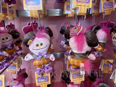 ユニバハロウィン2022グッズ：モッピーのぬいぐるみキーチェーン
