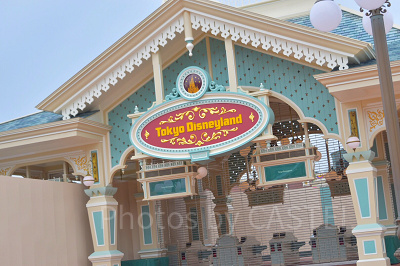 東京ディズニーランドのエントランス