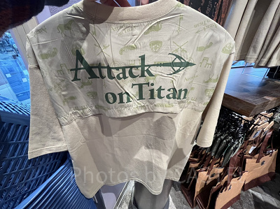 Tシャツの裏〔USJ×進撃の巨人〕