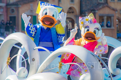 酉年のキャラクターはドナルドとデイジーでした♪