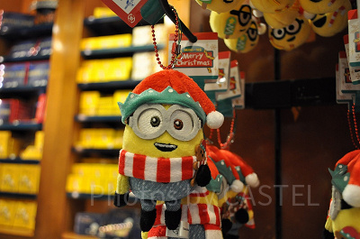 MINION MERRY CHRISTMASボブのぬいぐるみキーチェーン（ボールチェーン&ストラップ付）