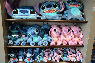 スティッチ ぬいぐるみとグッズセット 今回のテーマは「デコラ×OHANA」Kawaiiカルチャーにインスパイアされた