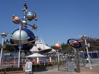 香港ディズニーランドのアトラクション：オービトロン