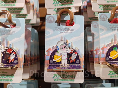 上海ディズニーズートピアグッズ：幼少時代ベルウェザーのピンバッジ