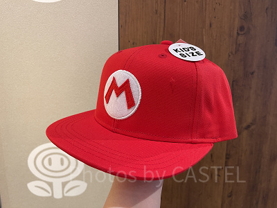 マリオのキャップ（つば赤）