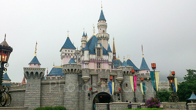 香港ディズニーランドのオーロラ城