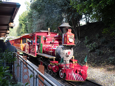 カリフォルニアアナハイムディズニーのアトラクション：ディズニーランド鉄道