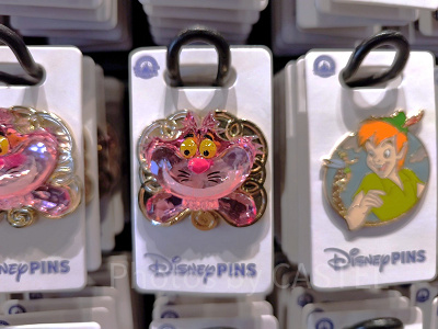 2026】アナハイムディズニーのピンバッジ23選！値段と販売場所、限定